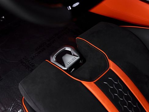 Used 2023 Lamborghini Huracan Tecnica RWD image 49