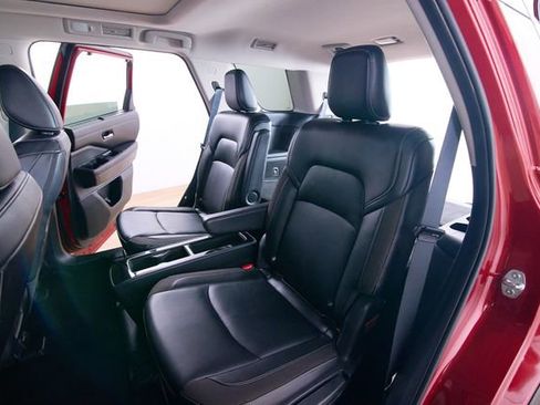 Used 2024 Nissan Pathfinder SL w/ SL Premium Package image 19