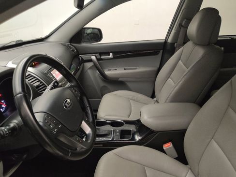 Used 2014 Kia Sorento LX w/ Premium Package image 17