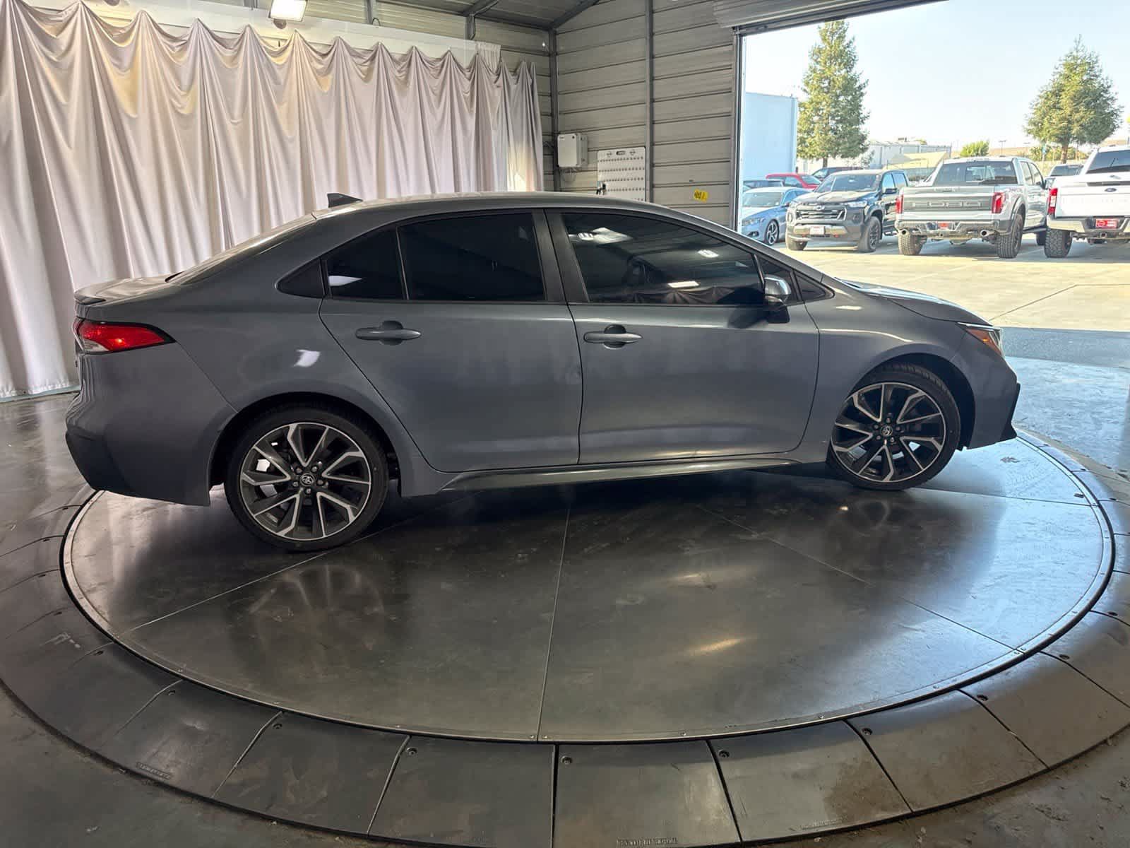 Used 2020 Toyota Corolla SE w/ Carpet Mat Package (TMS) FWD image 4