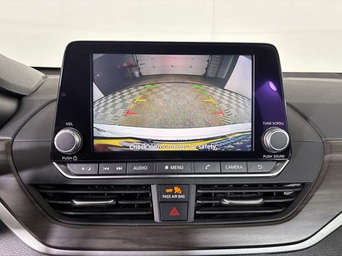 Used 2025 Nissan Altima 2.5 SV FWD image 18