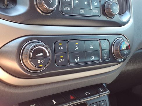 Used 2016 Chevrolet Colorado Z71 AWD/4WD image 24