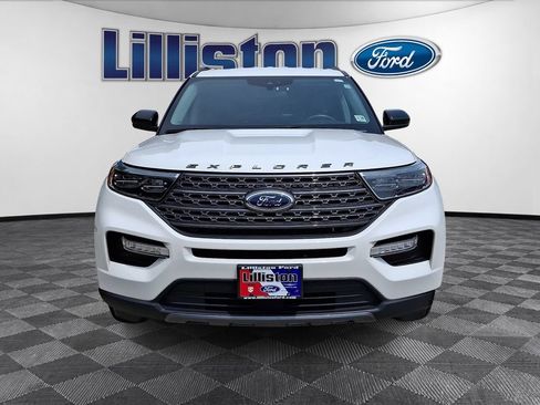 Used 2023 Ford Explorer XLT w/ Equipment Group 202A AWD/4WD image 2