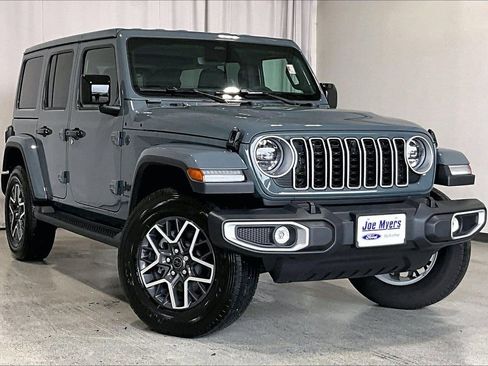 Used 2026 Jeep Wrangler Unlimited Sahara AWD/4WD image 34