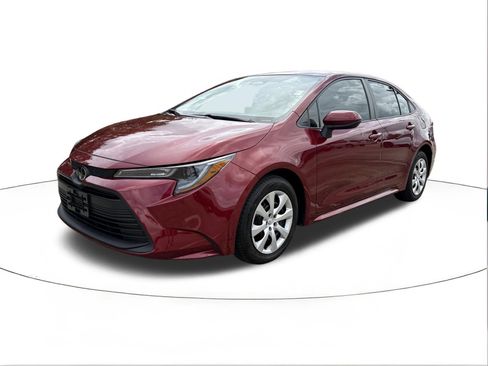 Used 2024 Toyota Corolla LE FWD image 7