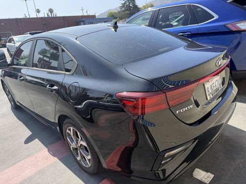 Used 2019 Kia Forte LXS FWD image 8