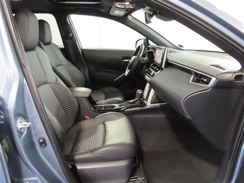 Used 2024 Toyota Corolla Cross AWD Hybrid image 36