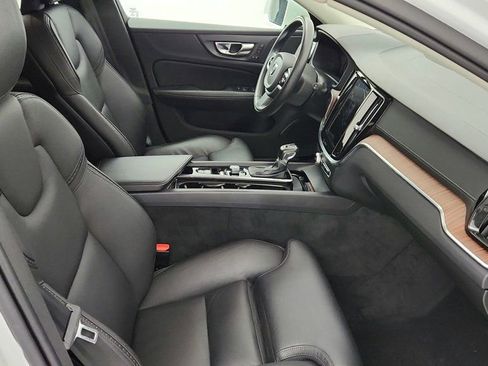 Used 2020 Volvo V60 T5 Cross Country w/ Protection Package Premier image 23