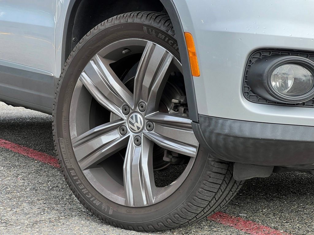 Used 2012 Volkswagen Tiguan S AWD/4WD image 2