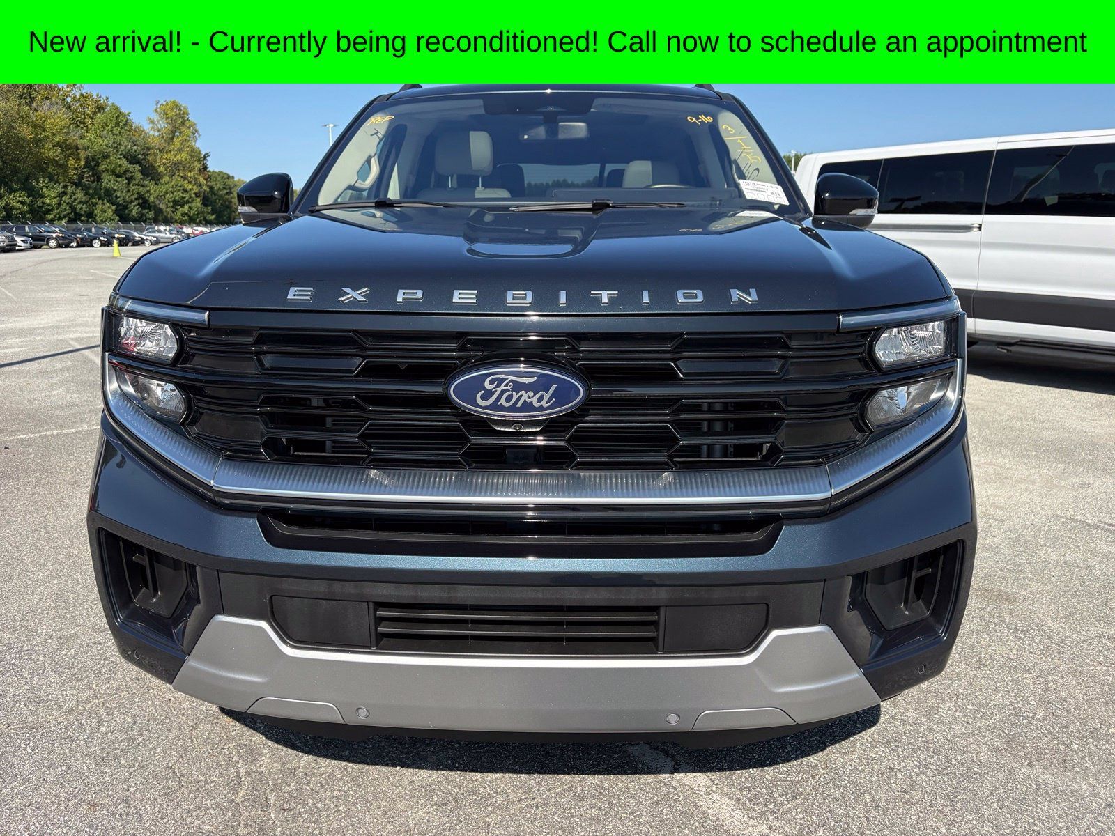 Used 2025 Ford Expedition Platinum w/ Driver's Package AWD/4WD image 11