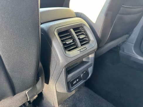 Used 2020 Volkswagen Tiguan SE w/ 3rd Row Seat Package image 24