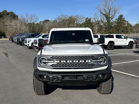 Used 2025 Ford Bronco Badlands image 2