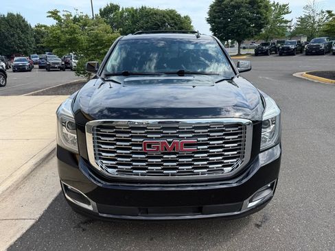 Used 2019 GMC Yukon XL Denali w/ Denali Ultimate Package AWD/4WD image 2