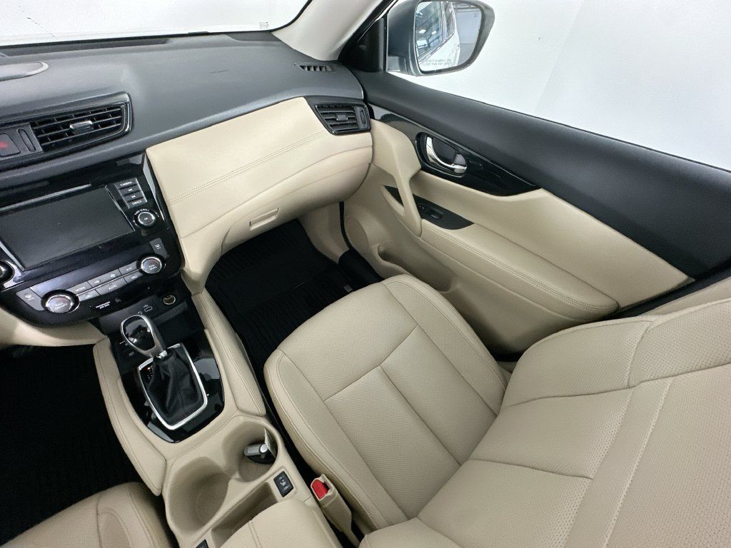 Used 2020 Nissan Rogue SL w/ Premium Package FWD image 11