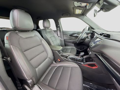 Used 2023 Chevrolet TrailBlazer RS image 28