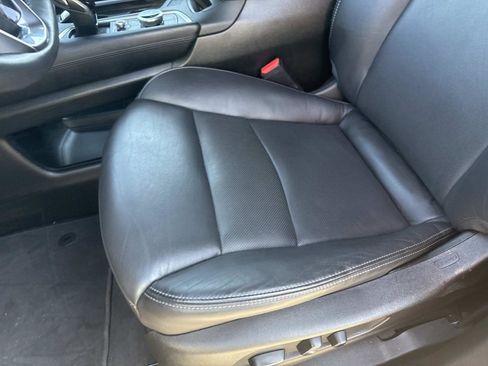 Used 2025 Cadillac XT6 Premium Luxury image 23