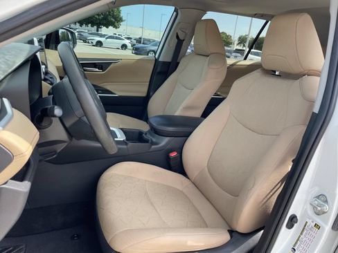 Used 2023 Toyota RAV4 XLE w/ Convenience Package AWD/4WD image 24