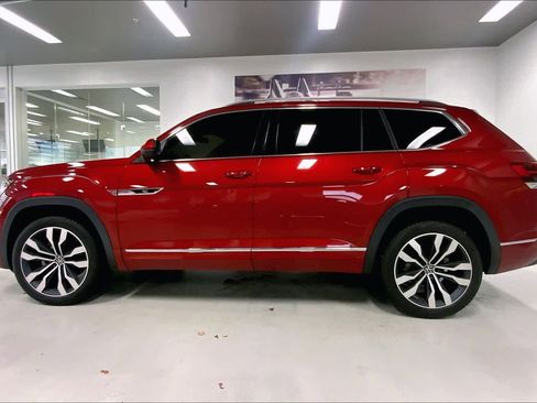 Used 2023 Volkswagen Atlas SEL Premium image 3