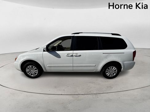 Used 2012 Kia Sedona LX image 6