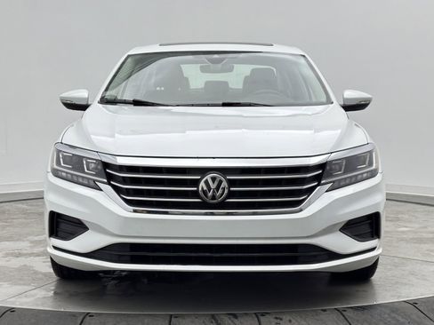 Used 2021 Volkswagen Passat 2.0T SE FWD image 2