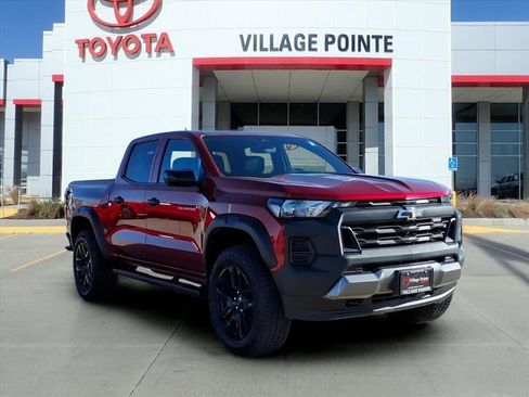 Used 2024 Chevrolet Colorado Trail Boss w/ Technology Package image 8