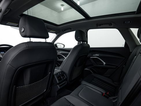 Certified 2025 Audi Q5 Premium w/ Convenience Package image 18