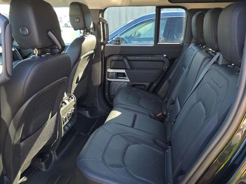 Used 2023 Land Rover Defender 110 S image 12