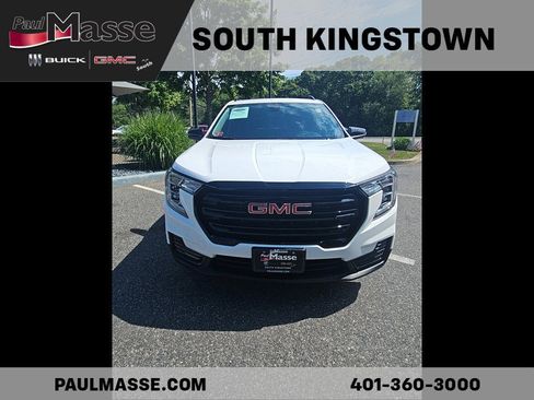 Used 2023 GMC Terrain SLE w/ Driver Convenience Package AWD/4WD image 2