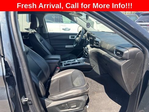 Used 2022 Ford Explorer XLT w/ Equipment Group 202A AWD/4WD image 39