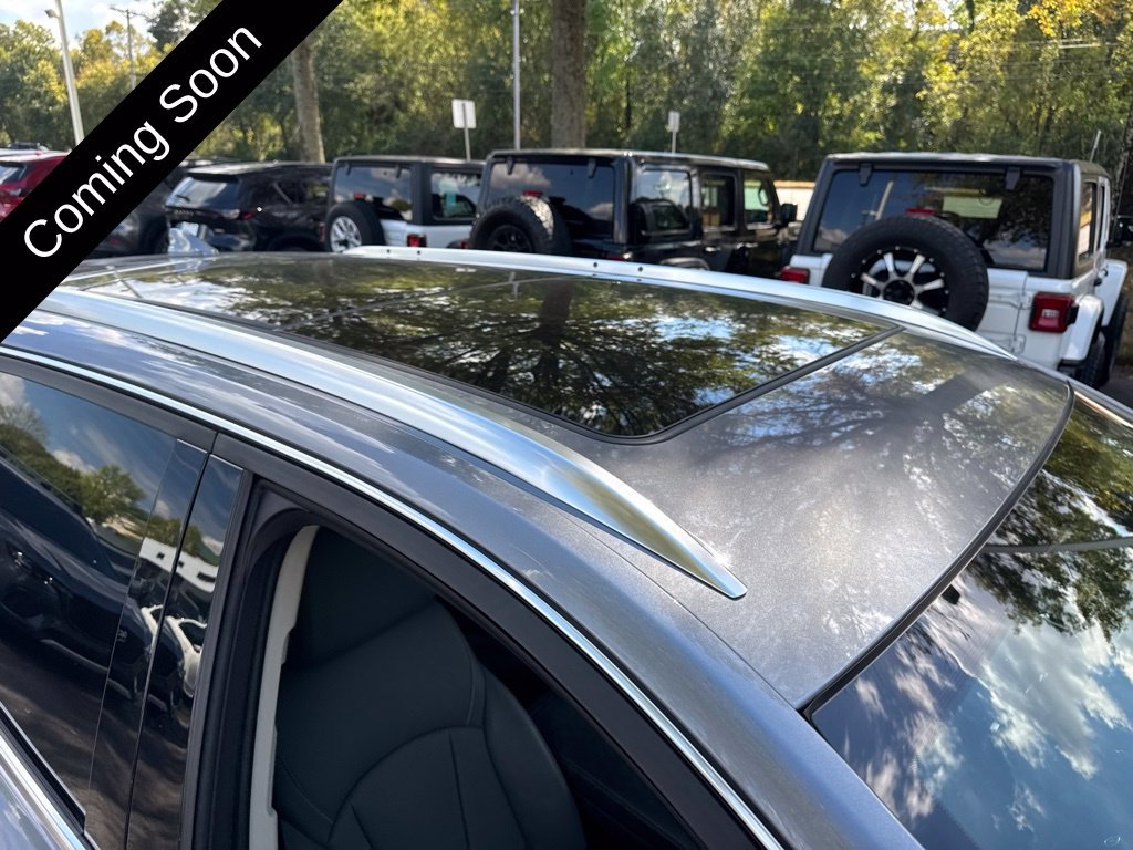 Used 2020 Buick Envision Essence w/ Experience Buick Package FWD image 12