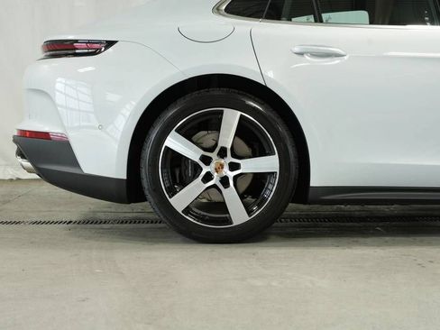 Used 2025 Porsche Panamera 4 AWD/4WD image 40