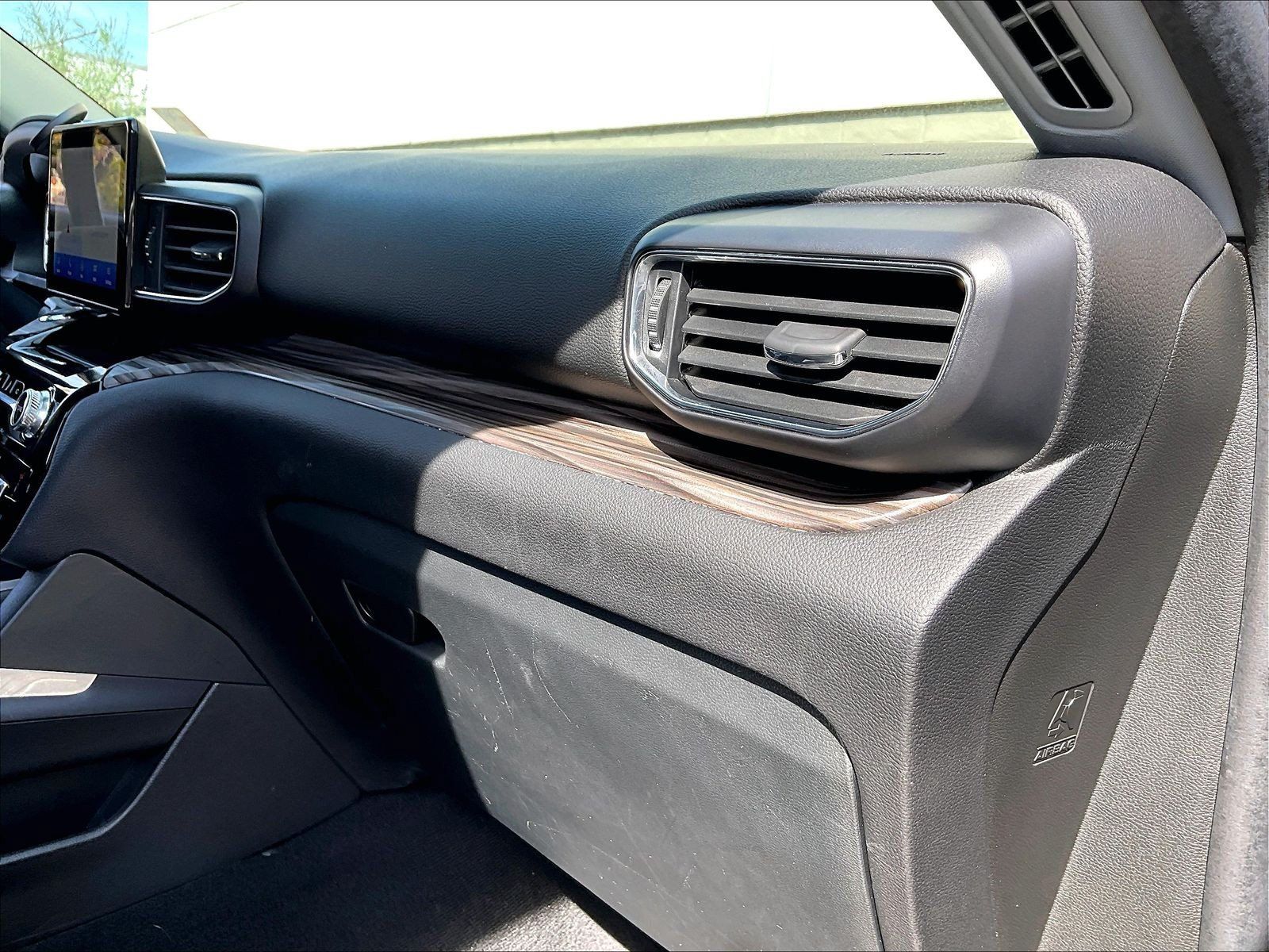 Used 2023 Ford Explorer Limited RWD image 16