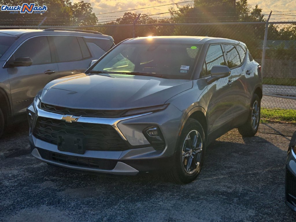Used 2026 Chevrolet Blazer LT FWD image 3