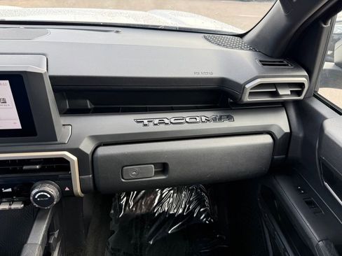 Used 2024 Toyota Tacoma SR RWD image 29