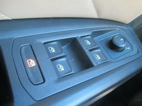 Used 2020 Volkswagen Atlas Cross Sport SEL image 24