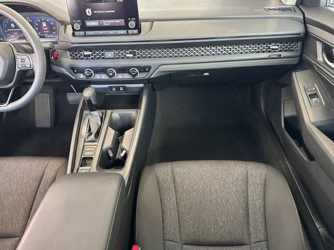 Certified 2025 Honda Accord SE image 29