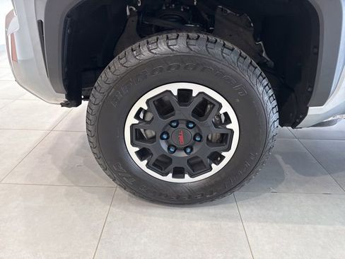 Used 2024 Toyota Tacoma TRD Off-Road image 11
