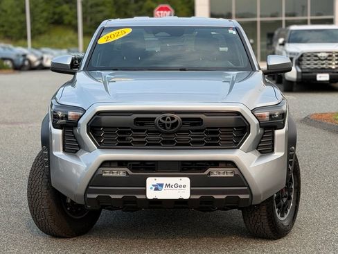 Used 2025 Toyota Tacoma TRD Off-Road AWD/4WD image 2