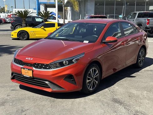 Used 2023 Kia Forte LXS w/ LXS Technology Package image 6