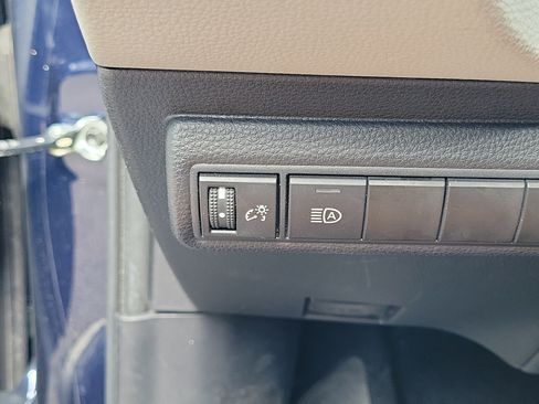 Used 2022 Toyota Corolla LE FWD image 22