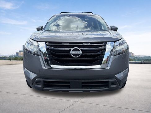 Certified 2025 Nissan Pathfinder SV w/ SV Premium Package FWD image 27
