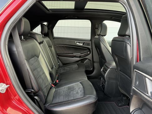 Used 2023 Ford Edge ST-Line w/ Class II Trailer Tow Package image 6