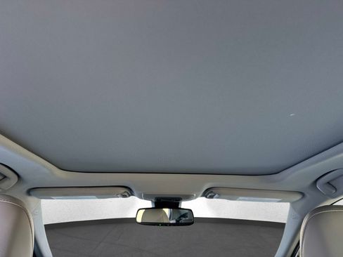 Used 2022 Toyota Camry XLE FWD image 16