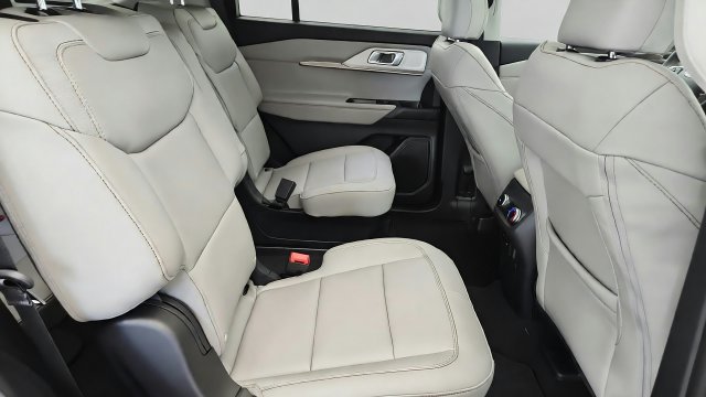 New 2026 Ford Explorer Active w/ Active Comfort Package AWD/4WD image 25