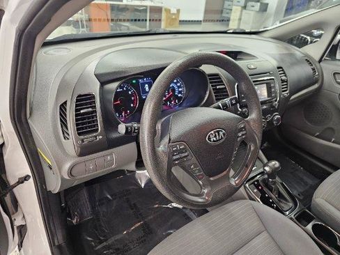 Used 2017 Kia Forte LX w/ LX Popular Package image 7