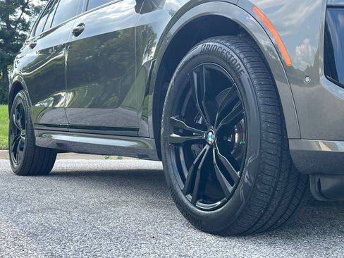 Used 2025 BMW X7 M60i AWD/4WD image 9