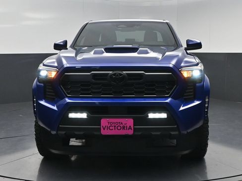 Used 2025 Toyota Tacoma TRD Sport AWD/4WD image 17