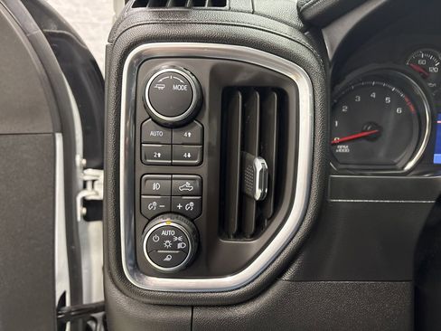 Used 2020 Chevrolet Silverado 2500 LTZ image 30