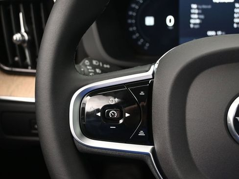 New 2026 Volvo XC60 B5 Core w/ Protection Package Premier image 27