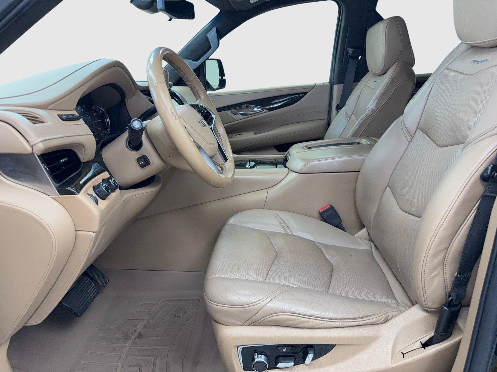 Used 2019 Cadillac Escalade Platinum AWD/4WD image 17